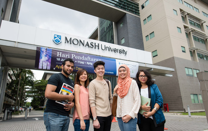 sinh viên đại học monash